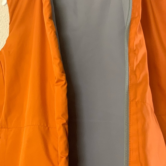 Levi’s Silvertab Vest In Burnt Orange Color - Picture 2 of 3